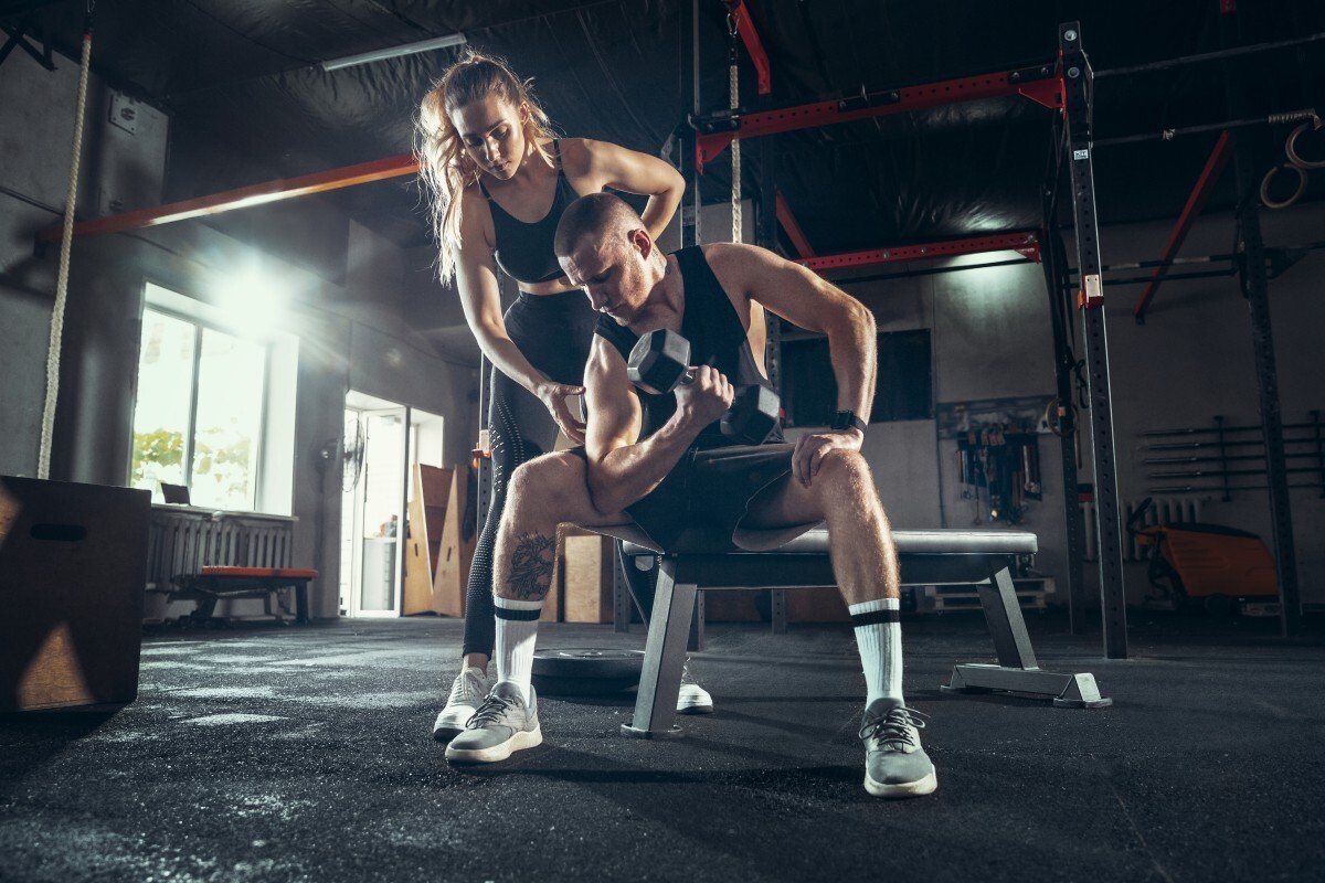 Read more about the article 5 Essential Tips for Beginners Starting Their Fitness Journey